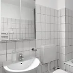 For Up To 6 Person With 4k Tv And Kitchen Appartement