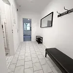 For Up To 6 Person With 4k Tv And Kitchen