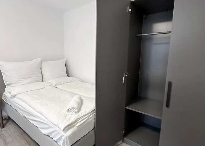 For Up To 6 Person With 4k Tv And Kitchen Apartment *