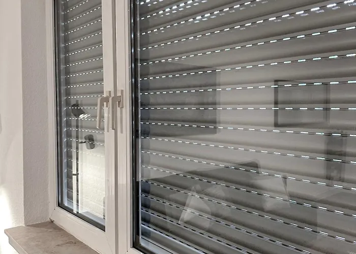 For Up To 6 Person With 4k Tv And Kitchen *